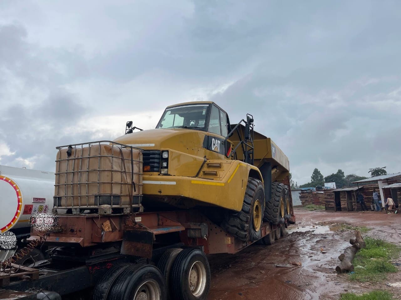 Convoy Navigation on Rough Dirt Track